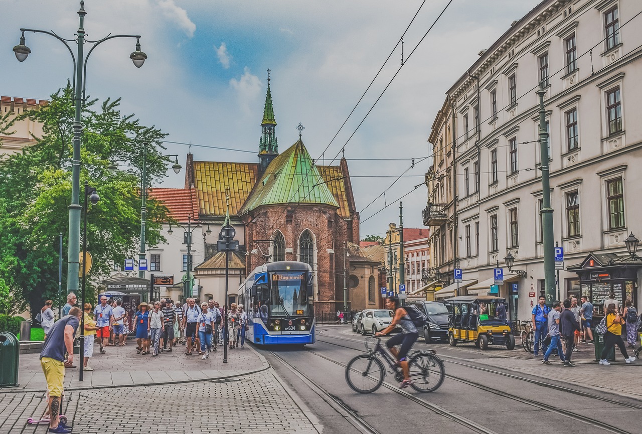 Obchody 3 Maja w Krakowie: Zmiany w ruchu drogowym i komunikacji miejskiej
